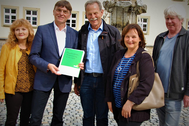 Übergabe des Bürgerantrags an die Gemeinde Bergrheinfeld
